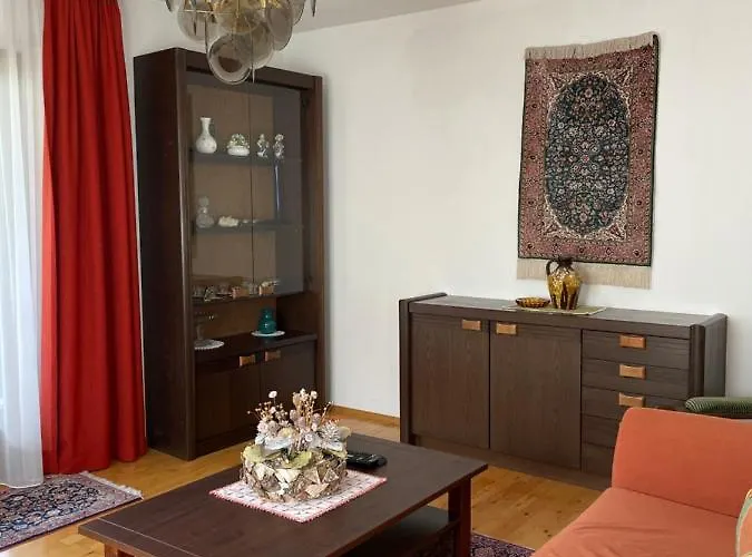 Zita Weber * ノイシュティフト・イム・シュトゥーバイタール