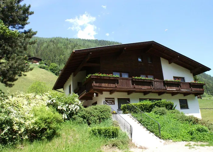 Zita Weber ノイシュティフト・イム・シュトゥーバイタール